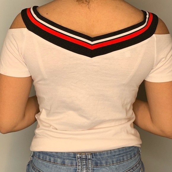 V-Neck Top ✨ - Picture 3 of 4